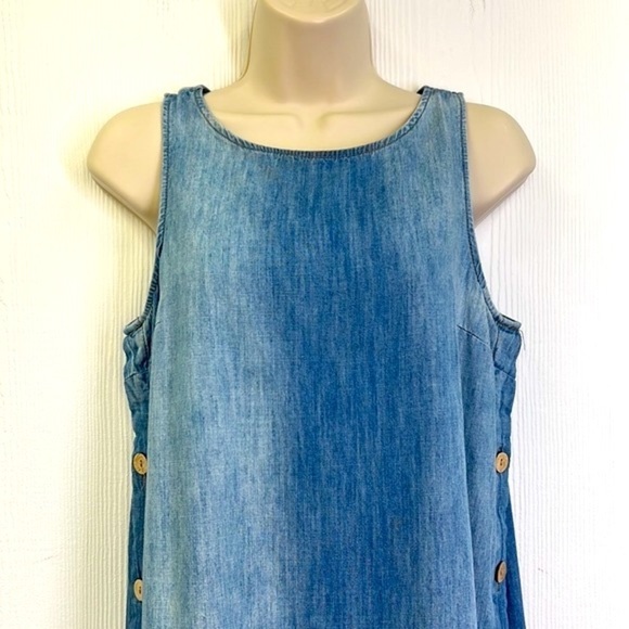 Universal Thread - Stonewash Sleeveless Fray With Buttons On Side Dress XS - Picture 3 of 13